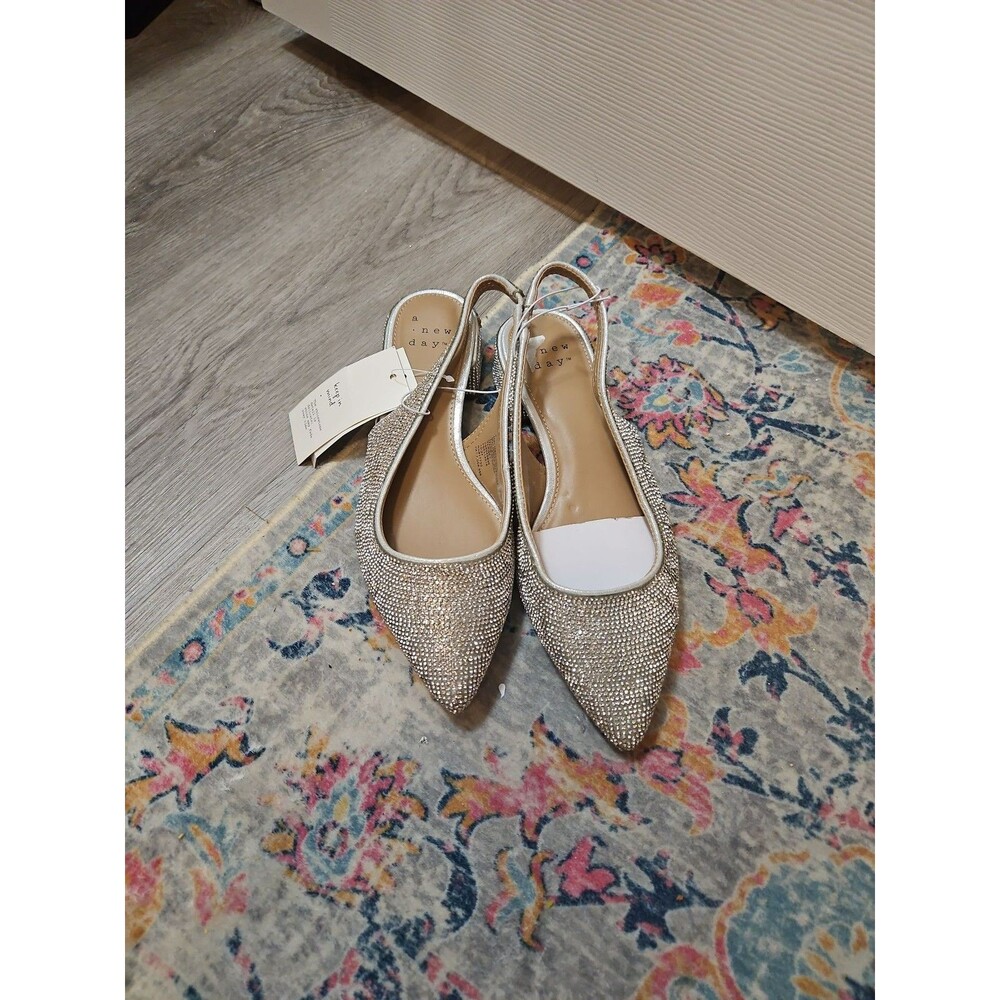 A New Day Silver Rhinestone Slingback Flats Size 7 NWT